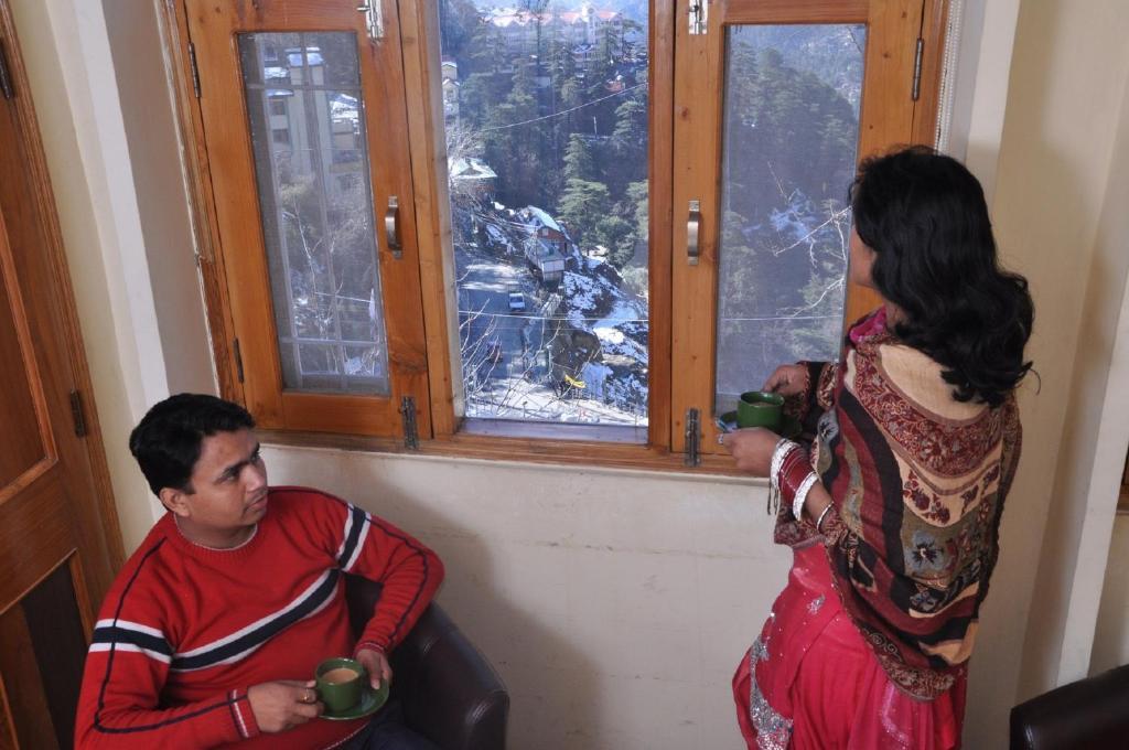 Hotel Prestige Shimla Exteriör bild