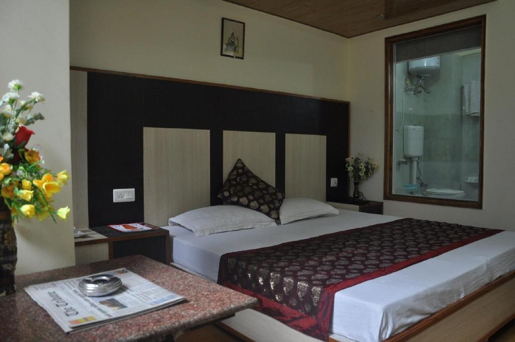 Hotel Prestige Shimla Rum bild